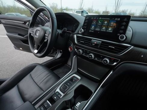 Used 2019 Honda Accord Touring image 33