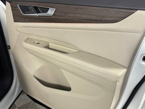 Used 2024 Volkswagen Atlas SEL Premium R-Line image 36