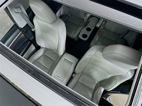 Used 2014 Toyota Highlander Limited image 9