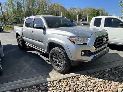 Used 2023 Toyota Tacoma SR5 AWD/4WD image 5
