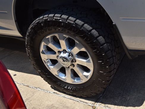Used 2026 RAM 2500 Laramie AWD/4WD image 11