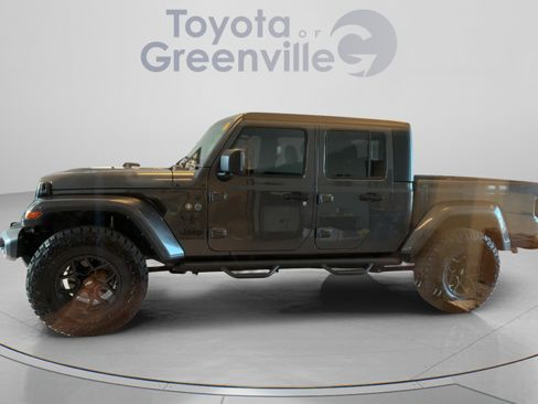Used 2022 Jeep Gladiator Sport AWD/4WD image 2