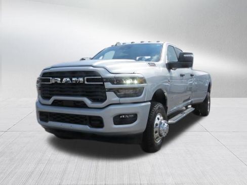 New 2026 RAM 3500 Big Horn AWD/4WD image 9