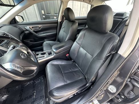 Used 2013 Nissan Altima 2.5 SL w/ Technology Pkg FWD image 12