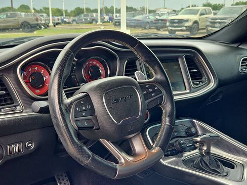 Used 2016 Dodge Challenger SRT Hellcat RWD image 13
