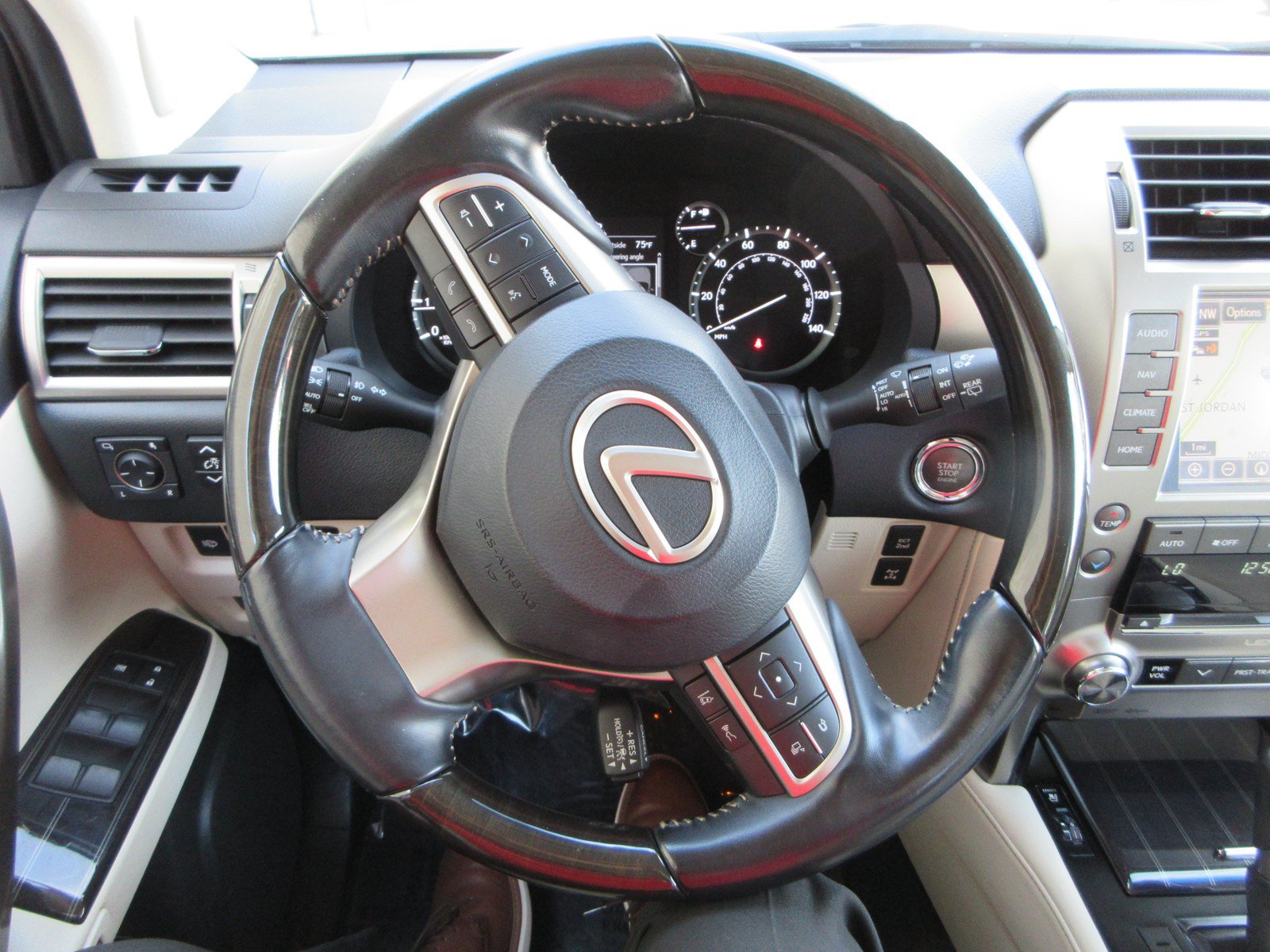Used 2021 Lexus GX 460 Premium w/ Premium Package AWD/4WD image 38