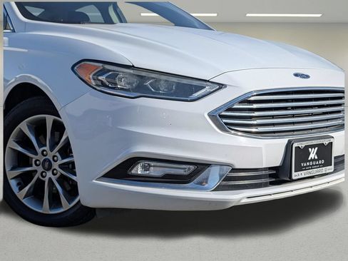 Used 2017 Ford Fusion SE w/ Equipment Group 602A FWD image 10