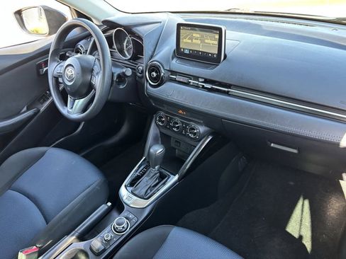 Used 2017 Toyota Yaris iA image 11