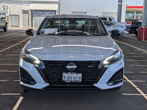 Used 2024 Nissan Altima 2.5 SR FWD image 2