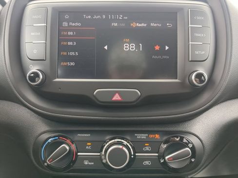 Used 2025 Kia Soul LX w/ LX Technology Package FWD image 21