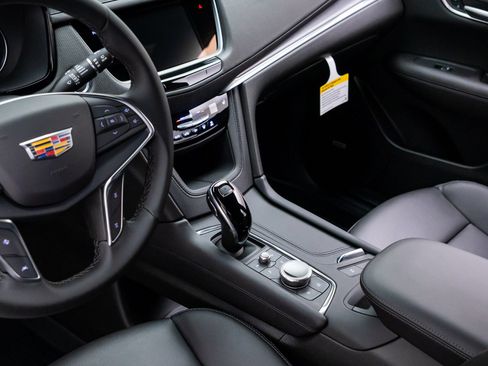 New 2026 Cadillac XT5 Luxury w/ LPO, Floor Liner Package AWD/4WD image 11