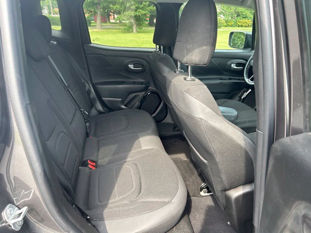 Used 2016 Jeep Renegade Latitude AWD/4WD image 22