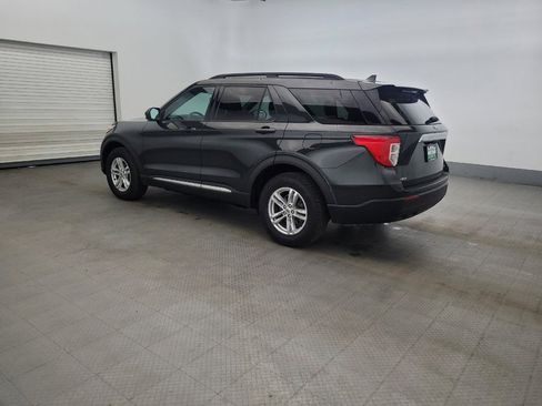 Used 2022 Ford Explorer XLT image 3