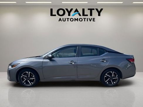 Used 2025 Nissan Sentra SV FWD image 2
