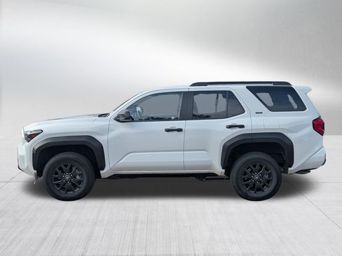 Certified 2025 Toyota 4Runner SR5 AWD/4WD image 4