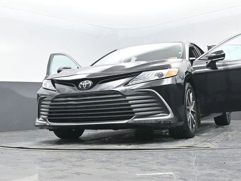 Used 2023 Toyota Camry XLE w/ Cold Weather Package image 23