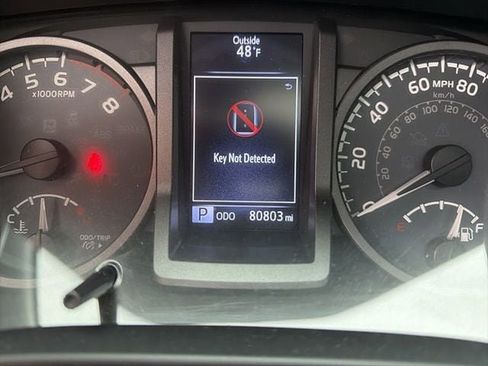 Used 2017 Toyota Tacoma TRD Sport w/ Premium & Technology Package image 7