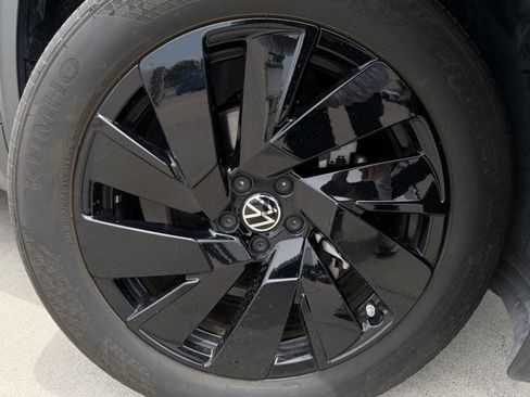 Used 2024 Volkswagen Atlas SE FWD image 10