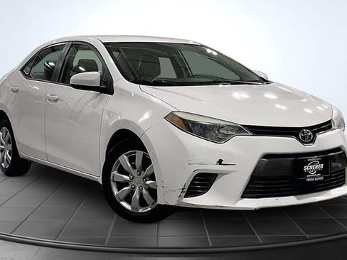 Used 2015 Toyota Corolla LE FWD image 12