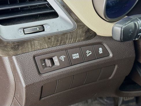 Used 2018 Hyundai Santa Fe Sport image 18