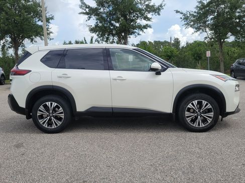 Certified 2021 Nissan Rogue SV FWD image 4