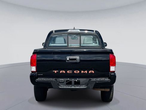 Used 2016 Toyota Tacoma SR image 4