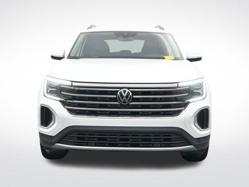 Used 2024 Volkswagen Atlas SE image 2