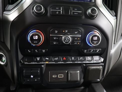 Used 2020 Chevrolet Silverado 2500 LTZ image 10