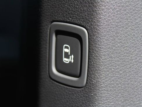 New 2026 Kia Carnival FWD image 9