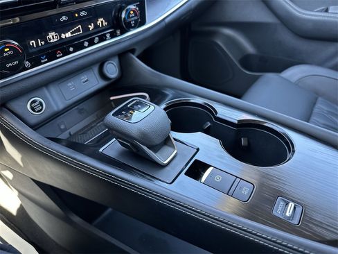 Used 2023 Nissan Rogue Platinum w/ Platinum Premium Package image 20