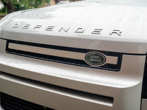 Used 2023 Land Rover Defender 130 SE AWD/4WD image 18