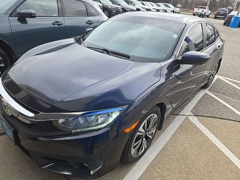 Used 2017 Honda Civic EX-T image 4