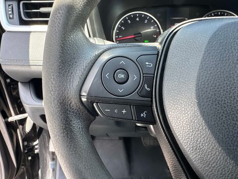 Used 2020 Toyota RAV4 XLE FWD image 31
