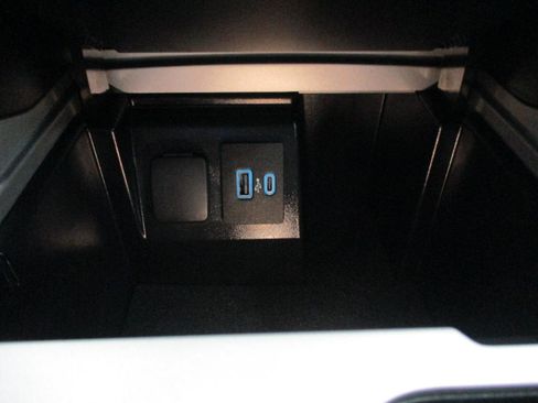 Used 2023 Ford Explorer XLT w/ Equipment Group 202A AWD/4WD image 25