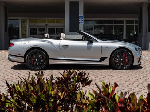 Used 2023 Bentley Continental GT Mulliner AWD/4WD image 50