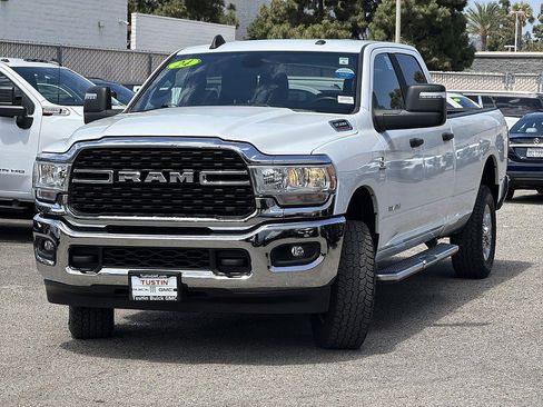 Used 2024 RAM 3500 Big Horn AWD/4WD image 3