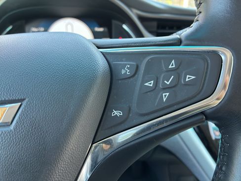 Used 2021 Chevrolet Bolt Premier w/ Infotainment Package FWD image 28