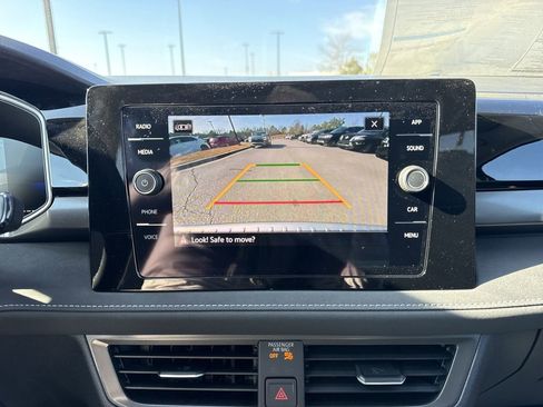 New 2026 Volkswagen Taos SE FWD image 29