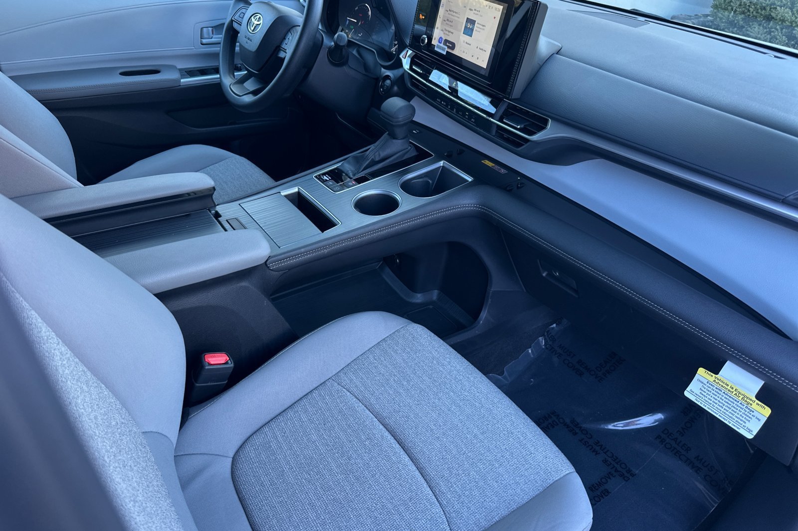 Certified 2026 Toyota Sienna LE FWD image 21