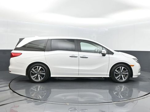 Certified 2024 Honda Odyssey Touring image 5
