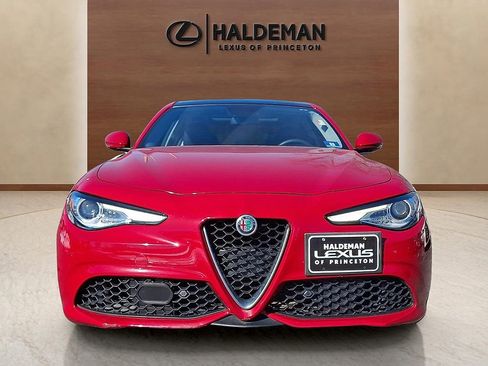 Used 2018 Alfa Romeo Giulia AWD image 2