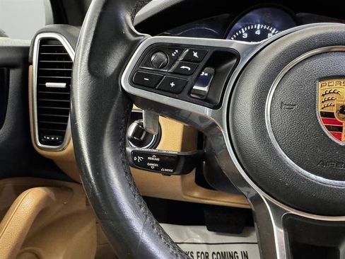 Used 2020 Porsche Cayenne AWD/4WD image 24