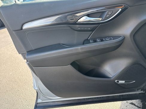Used 2025 Buick Envision Preferred image 12