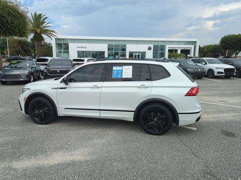 Used 2024 Volkswagen Tiguan SE R-Line FWD image 10