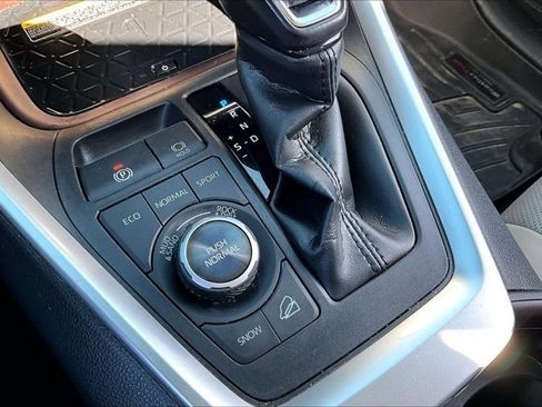 Used 2019 Toyota RAV4 Limited w/ Advanced Technology Package AWD/4WD image 16