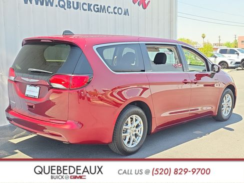 Used 2021 Chrysler Voyager LX FWD image 7
