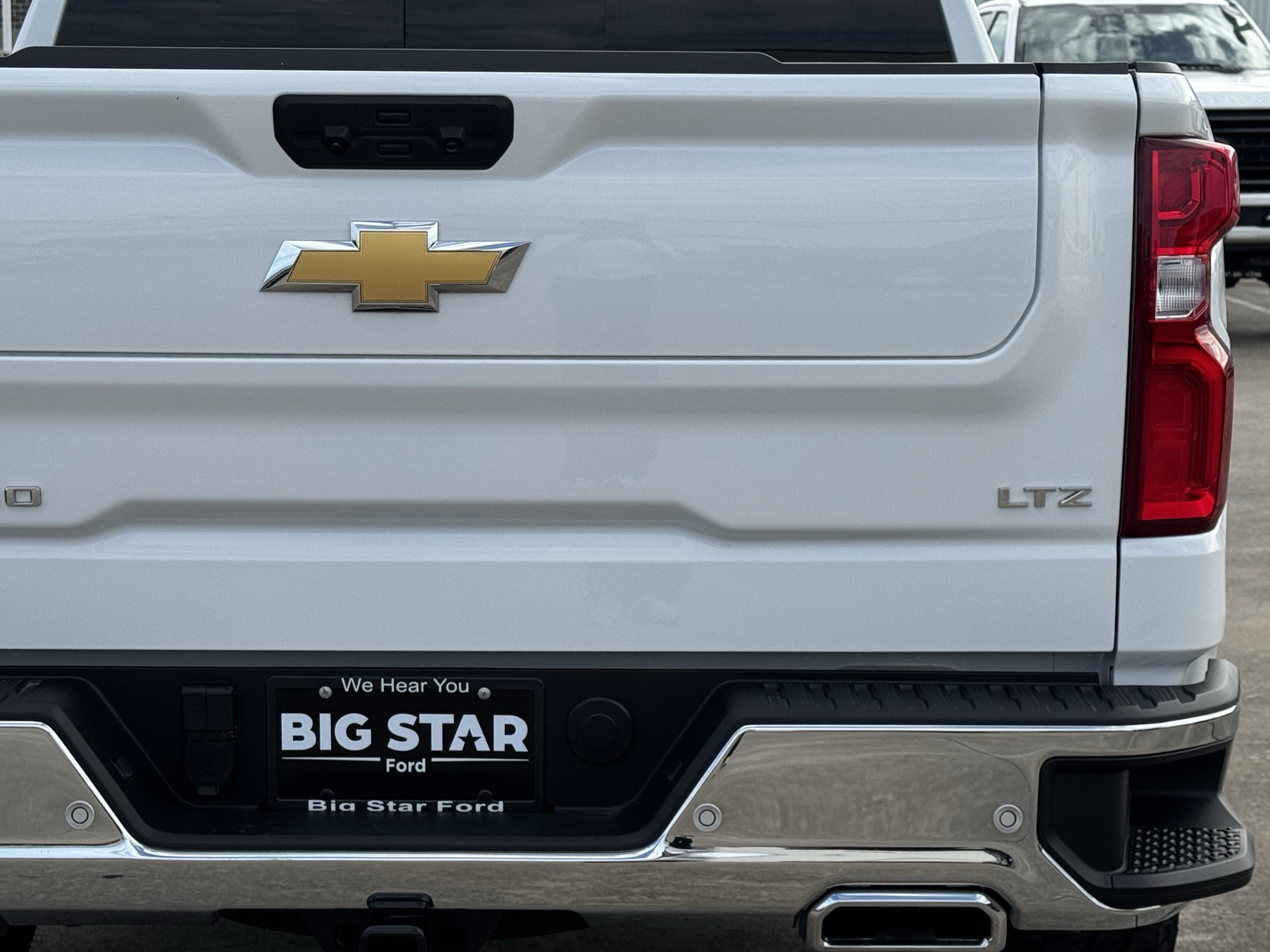 Used 2026 Chevrolet Silverado 1500 LTZ w/ LTZ Premium Package AWD/4WD image 8