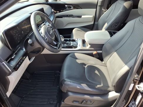 Used 2024 Kia Carnival SX Prestige FWD image 12