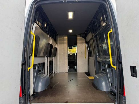 Used 2019 Mercedes-Benz Sprinter 144 image 41