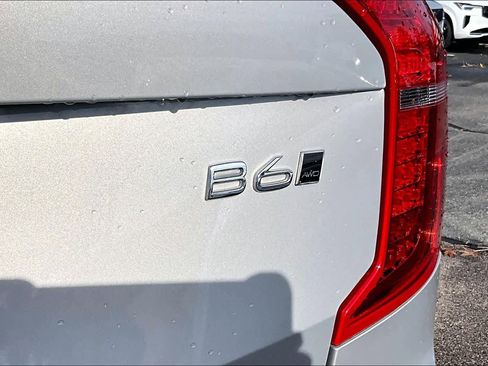 Certified 2024 Volvo XC90 B6 Plus w/ Protection Package Premier image 9